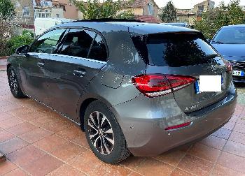 MERCEDES-BENZ A 180d BUSINESS EXTRA AUT. (TETTO APRIBILE)