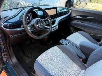 FIAT 500e 42 kWh ICON (TETTO PANORAMICO+RETROCAM.)
